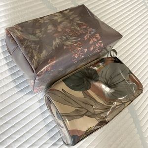 2 Oysho vanity pouches